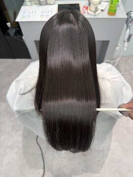 黒髪/髪質改善ストレート/艶髪