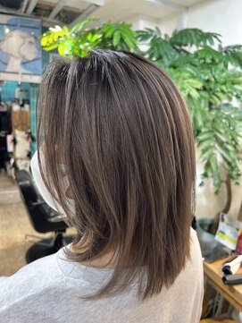ロア インターナショナル 新宿店(LoA International) 【LoA】バレイヤージュココアベージュミディアムレイヤーカット