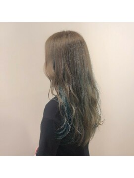 プレゼンス ブレインズ 下北沢(PRESENCE BRAINS) 『PRESENCE BRAINS』ミルクティーベージュ×オーロラグリーン