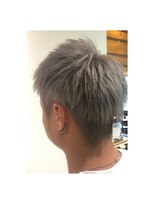 ルー(loup)&nbsp;シルバーカラー/ブリーチ/ダブルカラー/メンズ/メンズカット