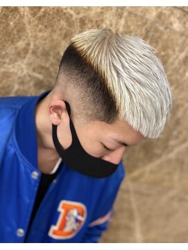 ドルクス 日本橋(Dorcus) スキンフェード　ホワイトカラー　ハイトーンクロップスタイル