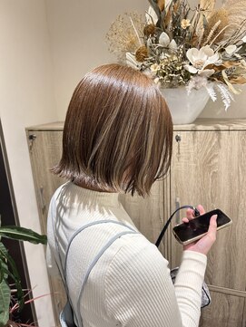 ミリィ 四日市(mily) 切りっぱなしボブ×ベージュブラウン