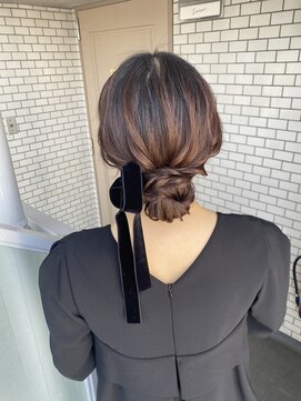 ソノ(sono) アップ シニヨン キレイめ 参列 二次会