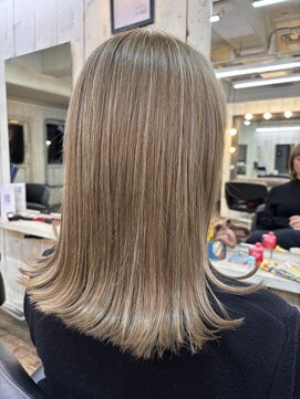 ディエス ヘアデザイン 能見台(diez hair design) ダブルカラーとハイライトで作るベージュ☆