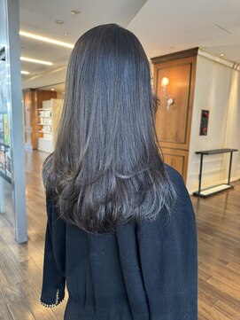 ザック ヴィ(ZACC  vie) オリーブベージュ 縮毛矯正 レイヤーカット セミロング