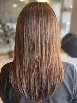 ジールヘアー(GIIL HAIR) カーテンバング、レイヤースタイル