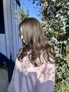 大人女子巻き髪スタイル