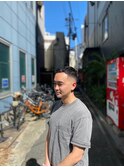 センターパートフェードニュアンスパーマフェザーショート