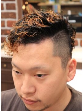 アクセプトザワールドバーバー(Accept the world barber) 2ブロック+パーマ
