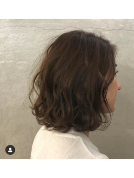 コミレ(COMILE) ウェービーアッシュブラウン