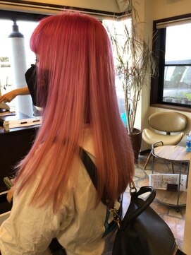 美容室 フルール(fleur) ほんのりグラデーションの鮮やかピンク