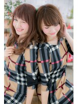 ミック ヘアアンドメイク アップ 駒込店(miq Hair&Make up)&nbsp;くせ毛風ニュアンスカラー大人ガーリー双子コーデstyle c1