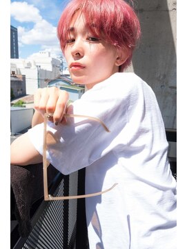 ヘアデザイン ソラ(Sola) マッシュショート×フーシャピンク鮮やか暖色系