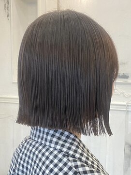 カムジーヘッドカミノウラ(COMEGHEAD KAMINOURA) 大人マッシュショート丸みショート黒髪ショートベリーショート