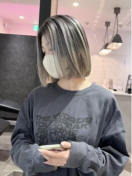 カシィ(kashi)の写真/白髪染めは卒業☆ハイライトで白髪をぼかし、自然な色味に◎厳選トリートメントで色モチ＆艶も続く♪