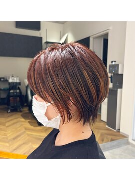 ウベア(uvea) 【エアリーな毛流れの大人可愛い】小顔ショートスタイル