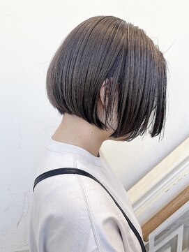 モリオ フロム ロンドン 成増店 【morio成増 セリザワ】刈り上げショート グレージュカラー