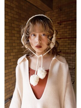 ウクク(UCUCU) オリーブベージュ&レイヤーカット