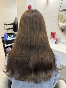 ラビス クローバー(Lovis clover) ホワイトブロンド/外ハネボブ/ワイドバング/ブルーブラック