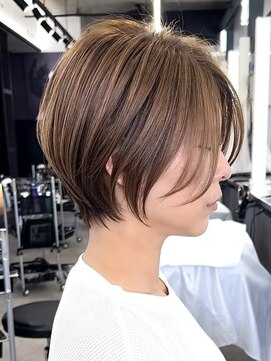 ブレス ヘアデザイン(BLESS hair design) 静岡ショートカット切りっぱなしボブくびれショートグレイカラー