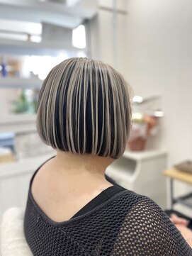 オルネア(Ornea) 前下がりボブ×アンブレラカラー【対馬】