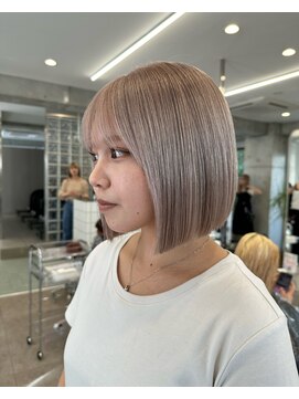 サンク 原宿 表参道(cinq) ピンクベージュインナーカラー顎ラインボブダブルカラー