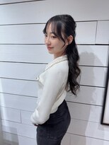 コトナ(kotona)&nbsp;【ハーフアップ巻き下ろしヘア】結婚式ヘアイベントヘアシニヨン