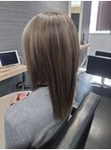 オリーブグレージュ