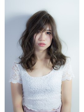 アンジェリーク(ANGELIQUE) アッシュグレージュでふんわり透明感スタイル