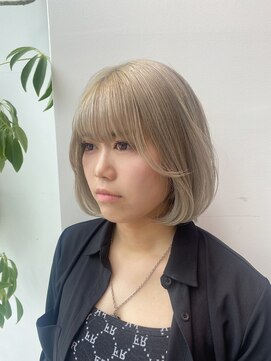ステア ケース(stair case) ハイトーン　韓国ボブ　顔まわりカット