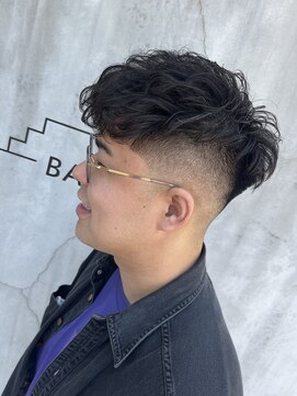 ユーゼンバーバーエアーストリームベース(YUZEN BARBER AIR STREAM BASE) 癖毛風スペインカール