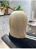 ホワイトベージュ