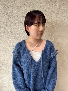 キュー(que) ミニボブ レッドブラウン