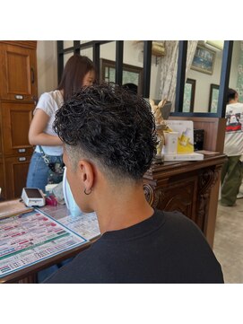 ハグヴィアン(HUG BIEN) オールバックパーマ