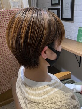 ヴァンクシー バイ ルナ(VANKCY by Luna) デザインカラー 小顔 20代 30代 向ケ丘遊園 ショートボブ 簡単