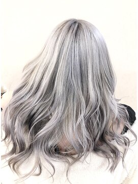 ラビスモア(Lovis moa) 魅力倍増カール/セミディ/シアーカラー/ダークアッシュ/姫カット