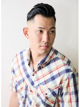 パウダー(powder) メンズ　フェード　ツーブロック　バーバースタイル　眉毛