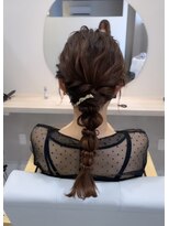 イロドリ(irodori.)&nbsp;結婚式お呼ばれヘア 編みおろし