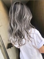 メリー(merry craftsman's factory) 外国人風バレイヤージュ、ハイライトカラー、シャドールーツ