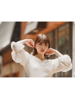 幅広い種類の中から理想のイメージや悩みに合わせてカラー剤を選定★白髪を活かしたステキな色を表現します