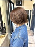 肩上ボブ、外ハネスタイル