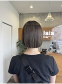 コントラストのあるハイトーンベージュ