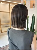 オリーブベージュ