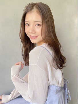 レア 表参道(L'ea) 大人ガーリーダークアッシュミディアムレイヤー似合わせカット