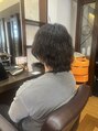 カットウェルズ ラブコオリヤマ 郡山店(Cut Well's Love Koriyama) 無造作な動きで魅せるミディアムウルフパーマ男女共に大人らしく
