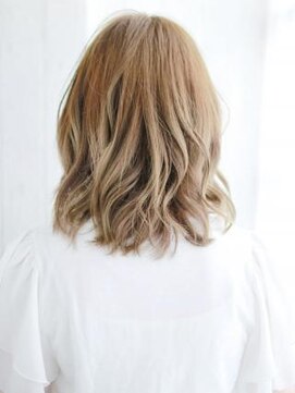 ナル 白山神社参道通り店(nalu) セミウエットなリバースカールスタイル