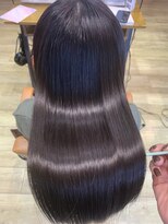 ニクスフリー(nix free)&nbsp;髪質改善ストレート暗髪レイヤー×夏美人度UP