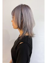 キバ(kva)&nbsp;▽□□▽ミディアムウルフ×デザインカラー