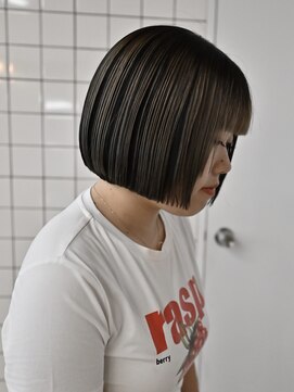 カルテ(QUARTE) ミニボブ　アンブレラカラー