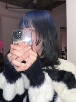 ダズリングディア(Dazzling Deer)&nbsp;ブルー／ふんわりミディアム／暗めカラー／レイヤーカット